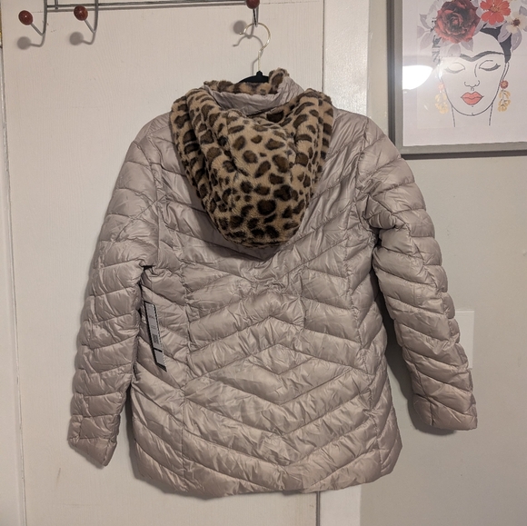 jacket - Picture 2 of 3